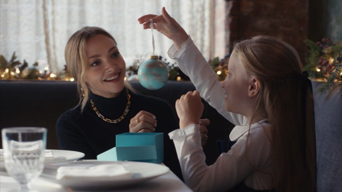 Tiffany aposta em memória afetiva no Natal com Amanda Seyfried