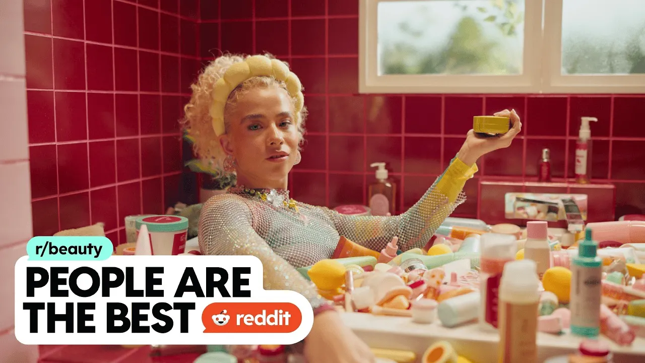 Reddit exalta o humano em nova campanha (enquanto vende esse humano pra treinar IA)