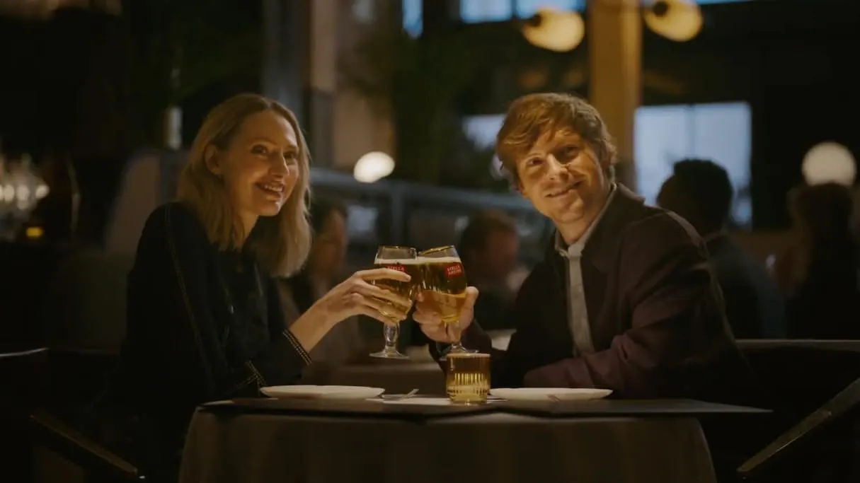 AB InBev lança campanha global “Cheers to Beer” para o Dia da Cerveja
