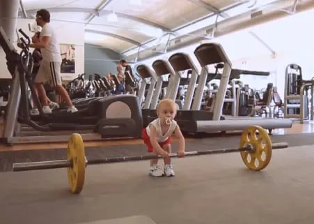 Nova moda: Academia para crianças com personal trainer