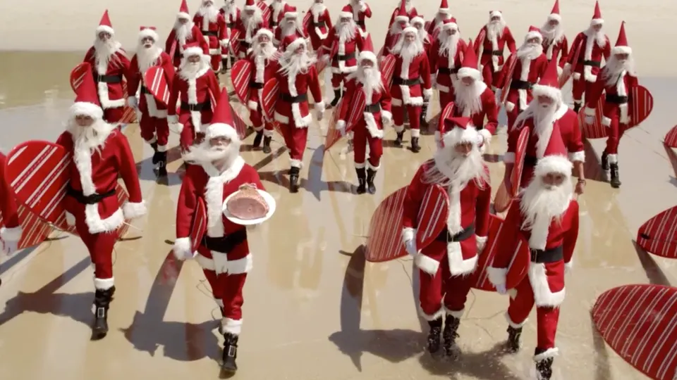 Na Austrália, Papai Noel troca renas por pranchas
