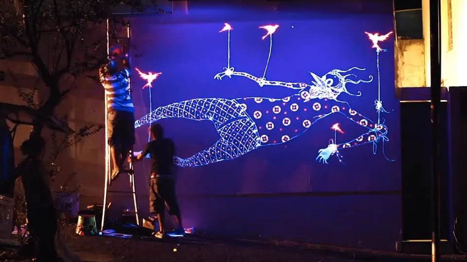 Smirnoff Night Graffiti: Arte que só aparece durante a noite