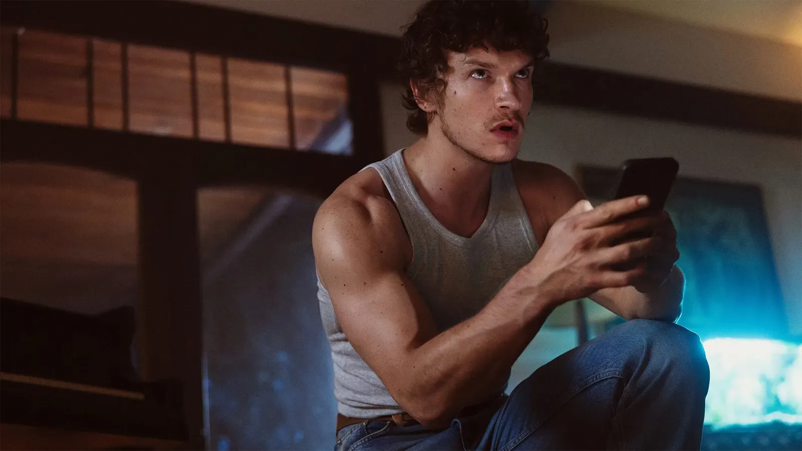 Verizon escala estrela de ‘Rivalidade Ardente’ para curta de terror (com plot twist sobre bunda)
