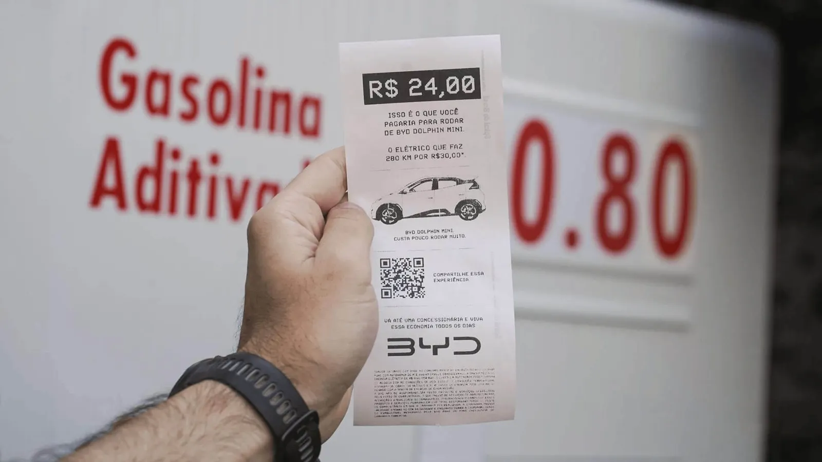 BYD abastece 200 carros por R$ 0,80 o litro em SP — e o cupom fiscal vira peça de mídia