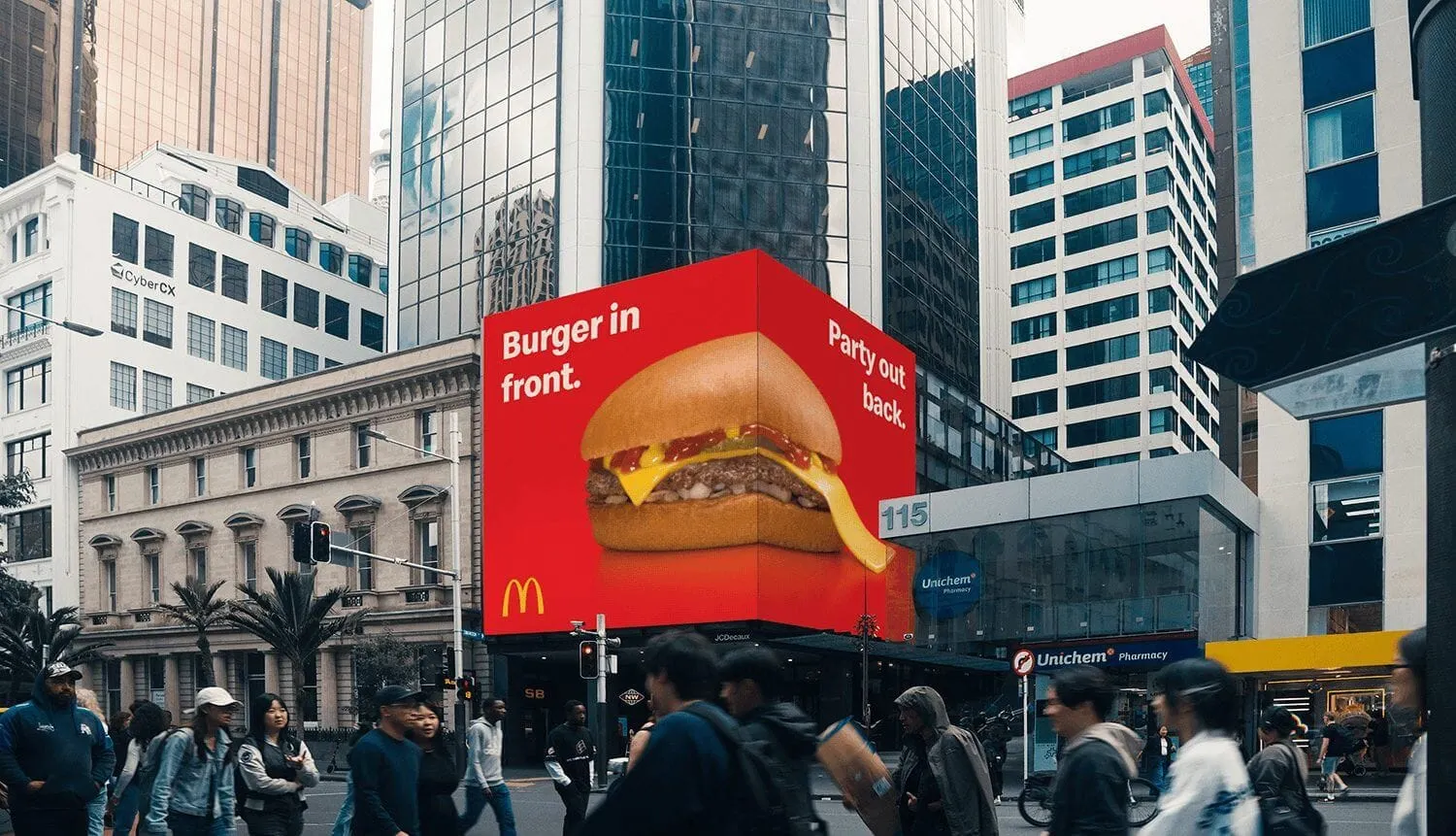 McDonald's oficializa piada da internet e lança hambúrguer com queijo imitando corte mullet na Nova Zelândia