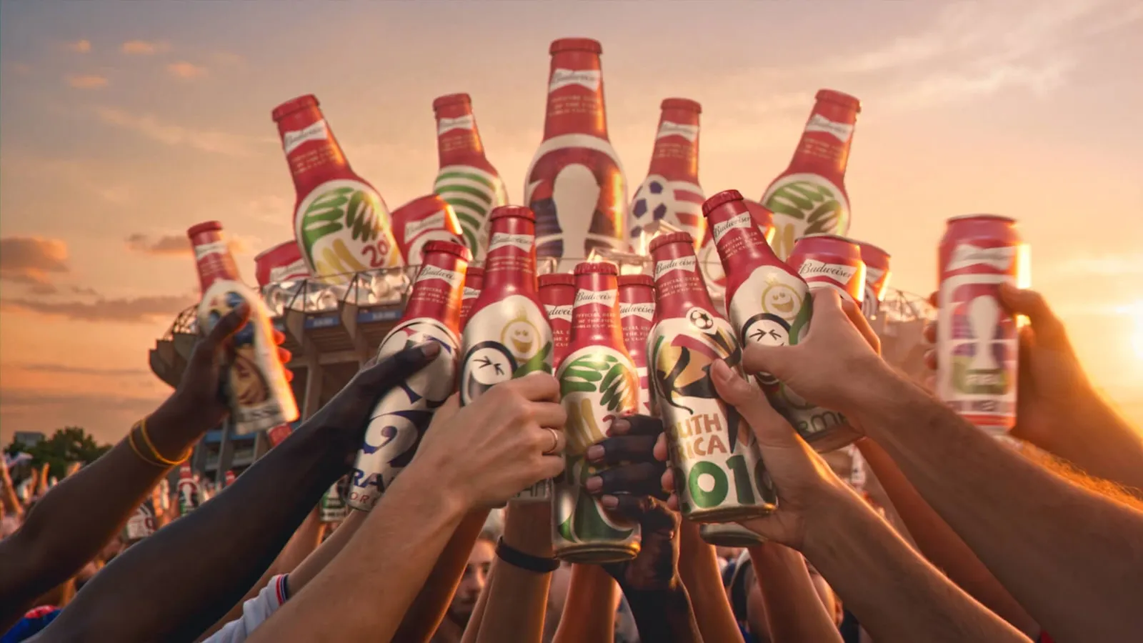 Budweiser celebra 40 anos de Copa do Mundo com coleção de garrafas