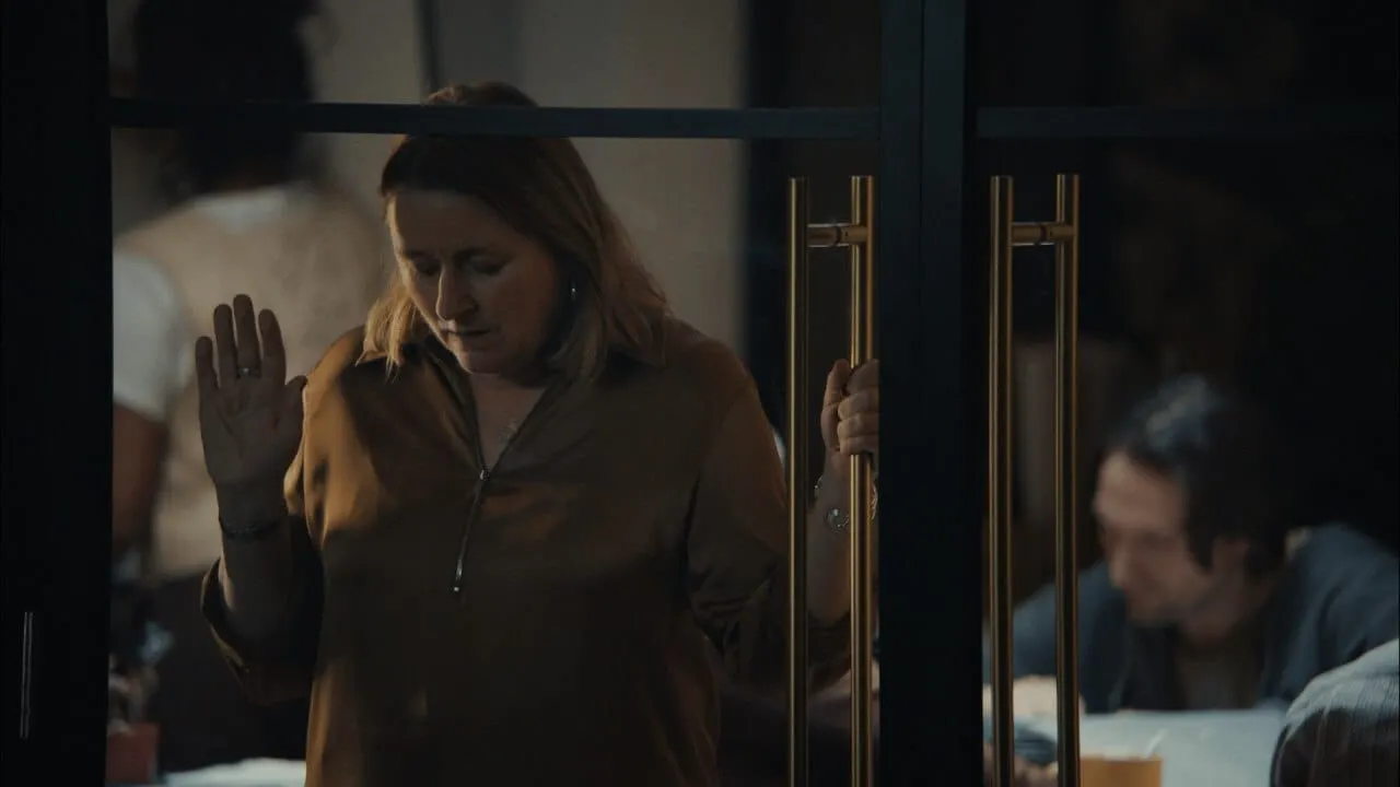 Campanha expõe como o true crime decide quem merece virar série
