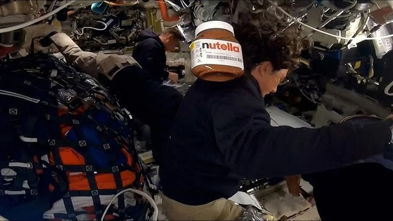Nutella viraliza após pote aparecer flutuando na transmissão da Artemis II (e marca aproveita)