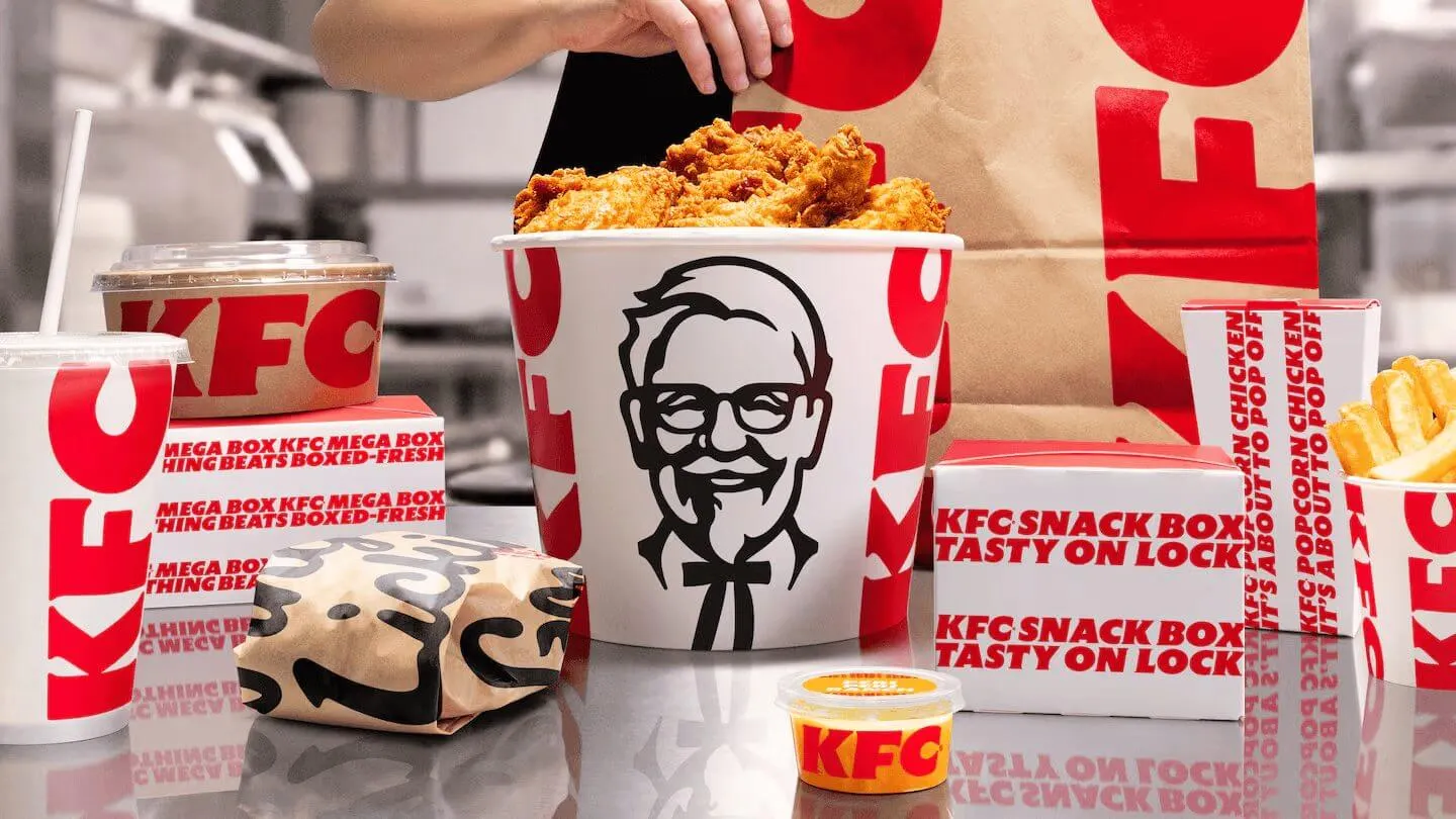 KFC engorda o logo e abre a casa: Coronel quer trocar o balde família pelo público jovem