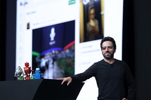 Google faz mais uma demonstração do Project Glass. Agora com paraquedas.