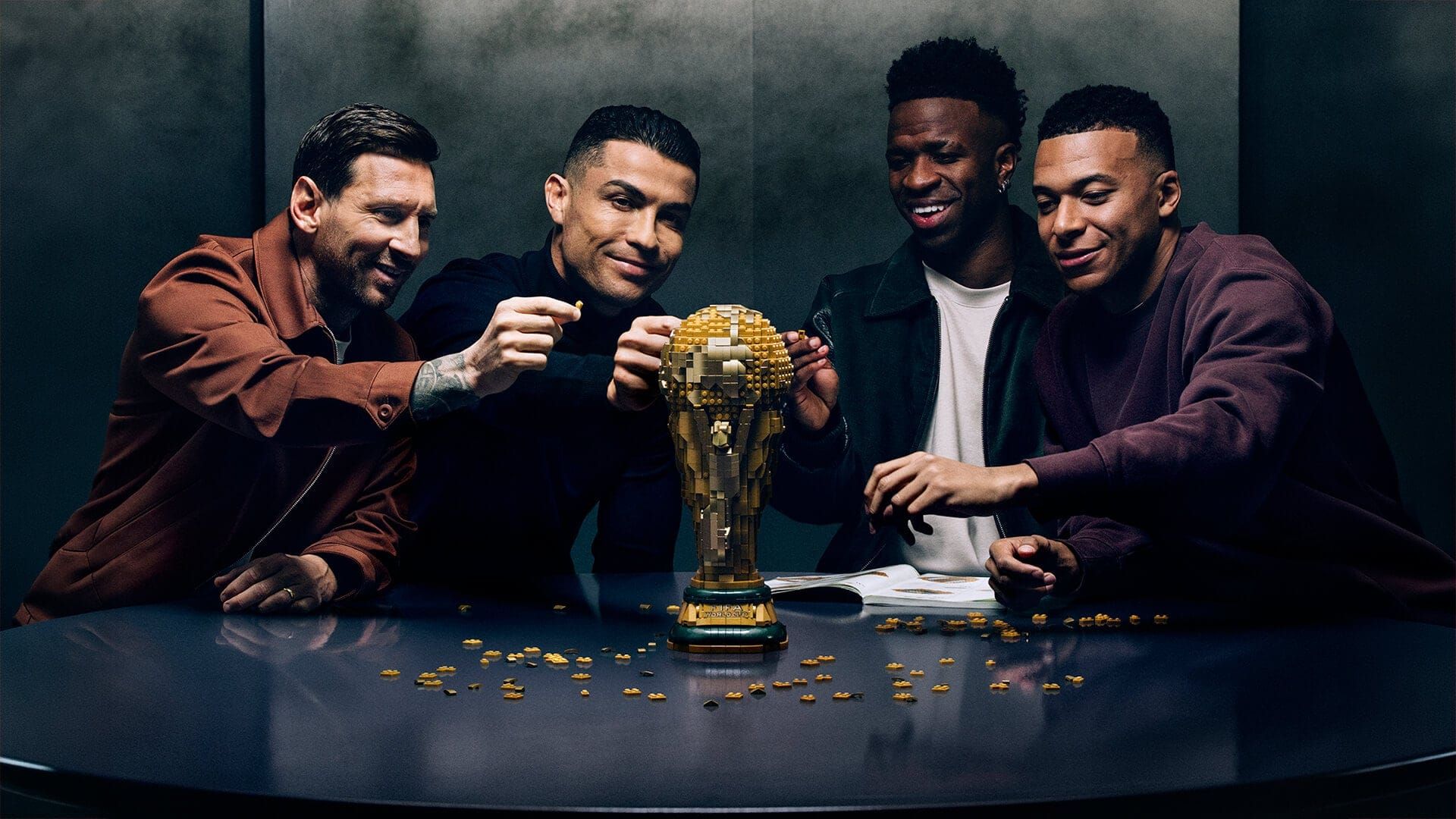 LEGO lança sets de Messi, CR7, Mbappé e Vini Jr. para a Copa 2026