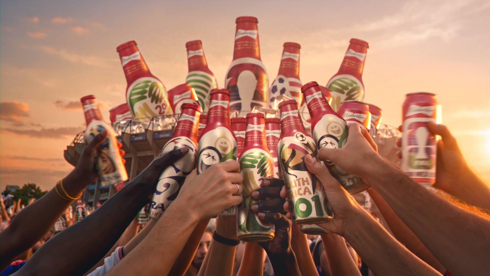 Budweiser celebra 40 anos de Copa do Mundo com coleção de garrafas