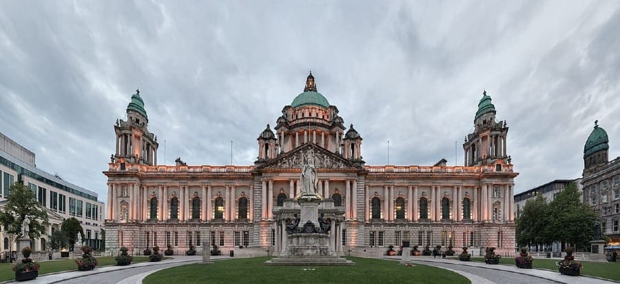 City Hall, projeto de Sir Alfred Brumwell Thomas, em Belfast (1906). 