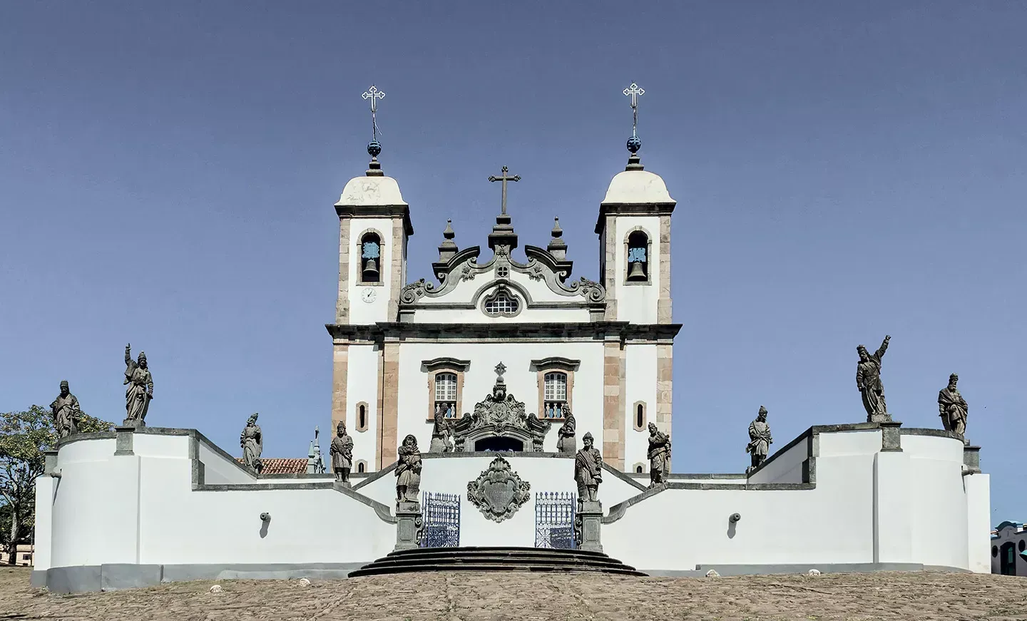 Arquitetura Barroca no Brasil: Igreja Bom Jesus de Matozinhos, parte do complexo reconhecido como Patrimônio Mundial Cultural pela Unesco em 1985.