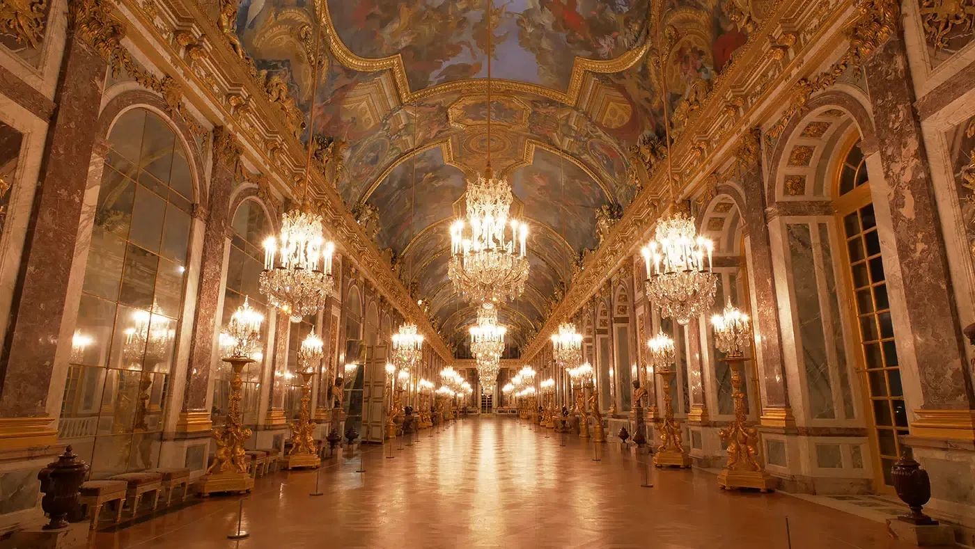 Arquitetura Barroca no Mundo: Palácio de Versalhes, França.