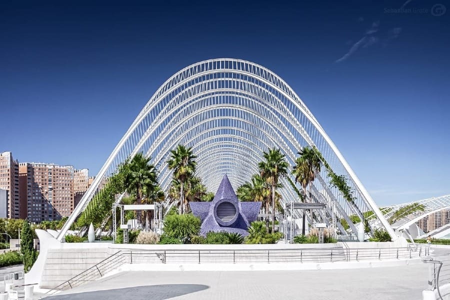 Foto do L'Umbracle | Cidade das Artes e Ciências, em Valência, na Espanha.