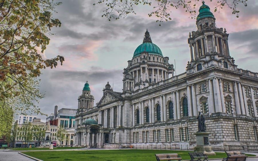 Viaje na arquitetura de Belfast, na Irlanda do Norte