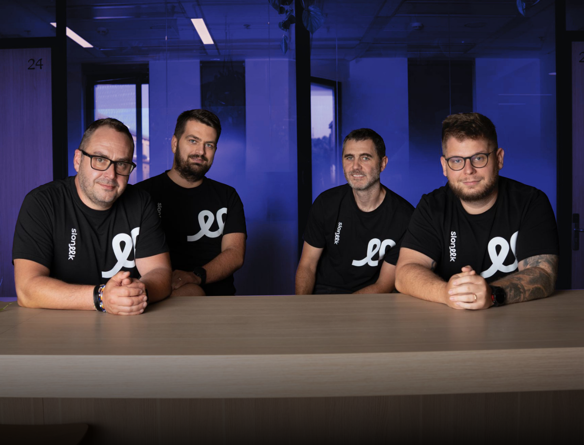 Czech-Slovak Startup Sloneek Closes Over €5M Round to Turn HR Software into an AI Colleague