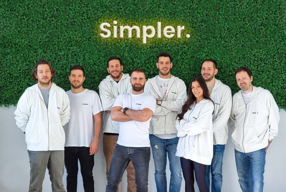 Simpler uses a model called “headless checkout”, which decouples the checkout process from the online stores for the first ti