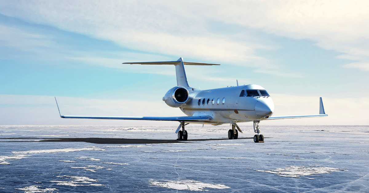 Image of plane, Canva
