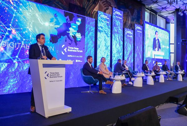 How to accelerate the digital transformation of the CEE: ideas from the Three Seas Forum