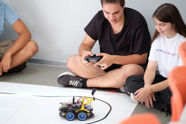 From Classrooms to Labs: Bulgaria’s STEM Journey Under the Microscope