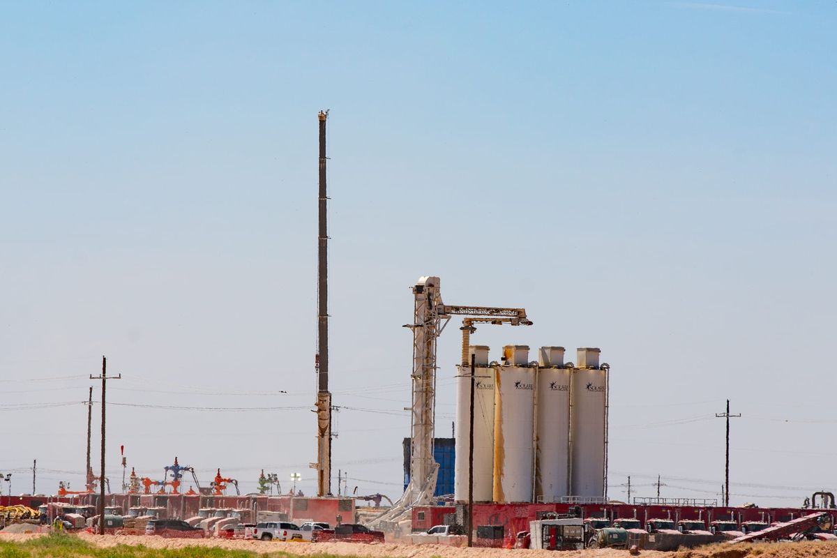 Two Completion Stocks, Two Stories: KLXE's Revenue Hole vs. FET's Order Surge at Sub-$75 WTI