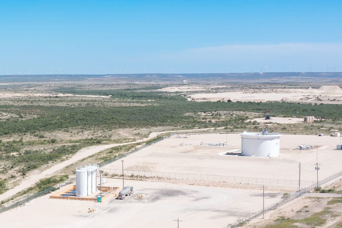 WTI Slides to $73.69 as Hormuz Risk Premium Drains: Tuesday's Oil-Gas Split