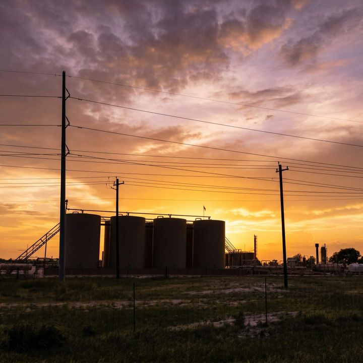 Five Up, $97 Floor: Friday's Rig Count Says Operators Aren't Blinking