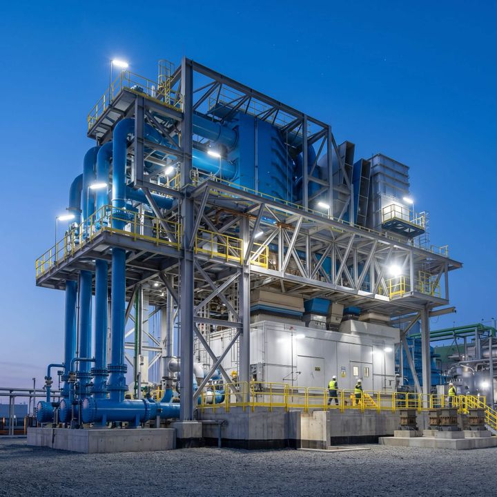 Commonwealth LNG FIDs $13B, Trump Loses Patience With Iran: Friday's Week-Closing Setup