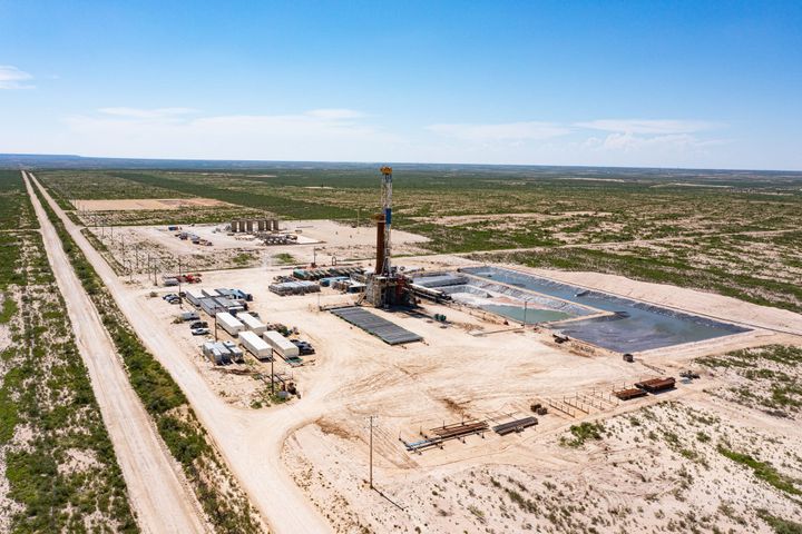 The Rig Count That Defied $70: BHI's Week-Close Signal for US Upstream