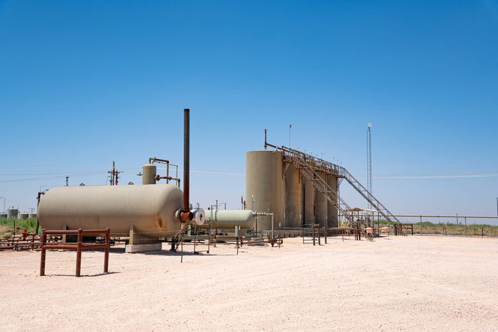 Goldman Says $80, Wright Says 7 Million Barrels: What Friday's Close Actually Means