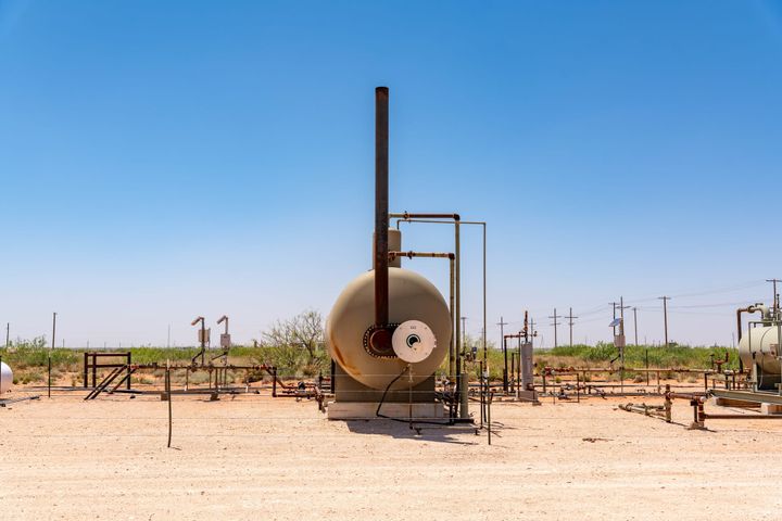 Hormuz Deal Confirmed, WTI Crashes to $80: Monday's Reset