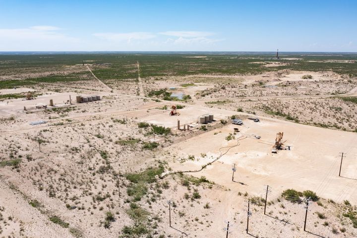 Matador's Hidden Hedge Bomb: What $70 WTI Reveals About the Delaware Basin's Most Leveraged Balance Sheet (MTDR)