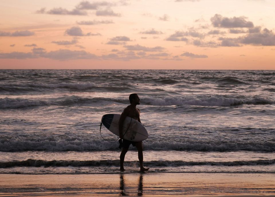 Chasing waves under a Costa Rican sunset — where every surf session ends with magic on the horizon 🌊🌅 #SurfCostaRica #PuraVida