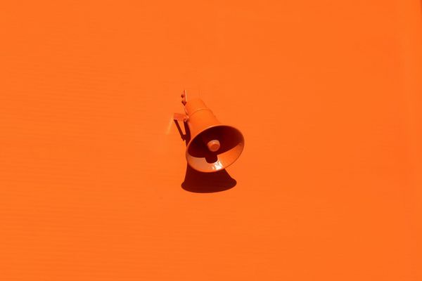 本当につらい時、 連絡したいと思える人は 思い浮かびますか？