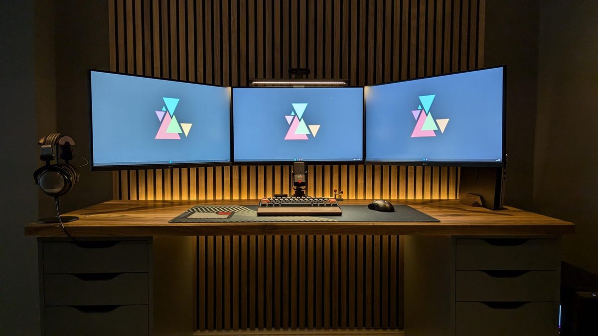 Walnut workspace wocks