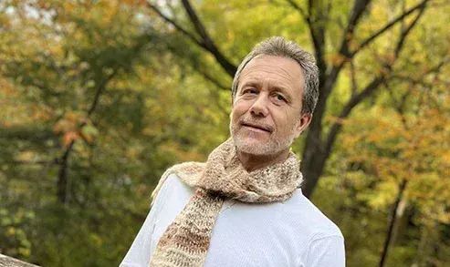 Meet Damon Sean Dickinson