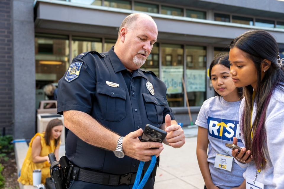 If police can practice servant leadership, how about journalists? Here’s the Marquette University police model