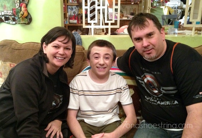 On set with Atticus Shaffer as Brick Heck - the Middle cast