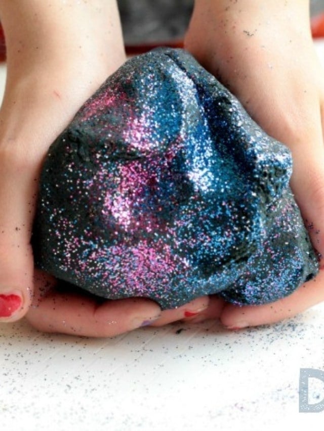 Space Themed DIY Galaxy Playdough