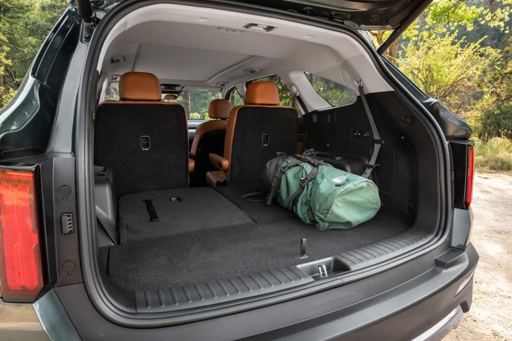 Go Off Road - Kia Sorento X-Line S Cargo Space