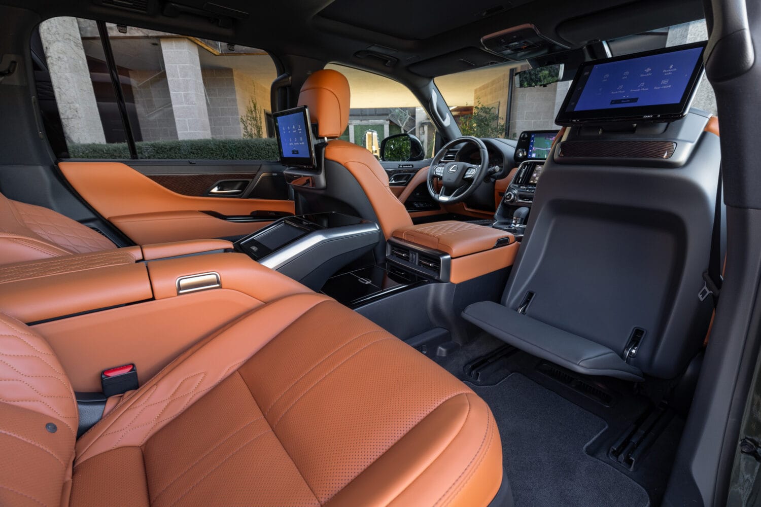 2027_Lexus_LX_700h_UltraLuxury_Sunflare_009-1500x1000.jpg