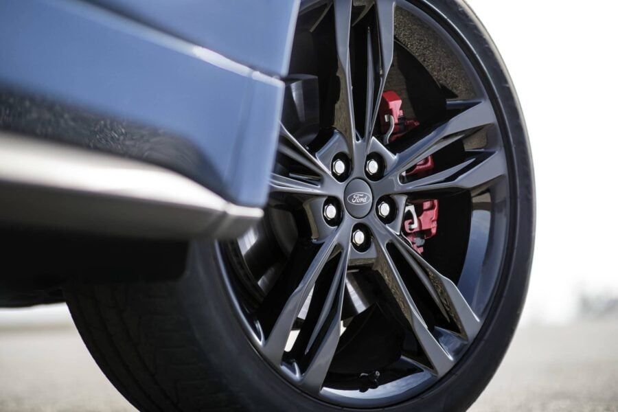 How to Clean Alloy Wheels Properly