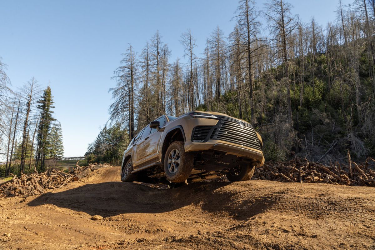 2026 Lexus LX 700h Overtrail — Luxury Meets Off-Road Capability
