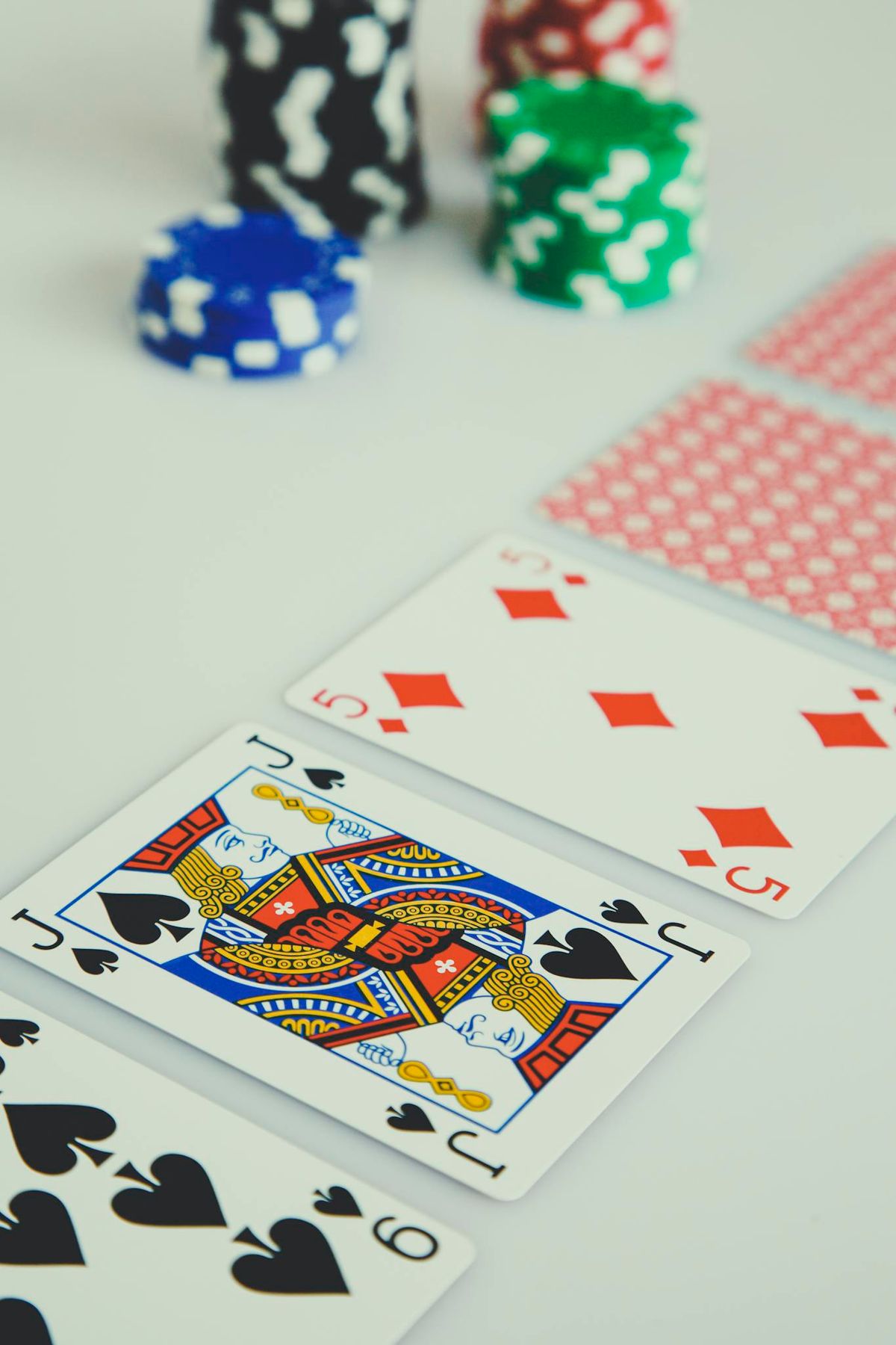 What are the ways to find a reliable online casino