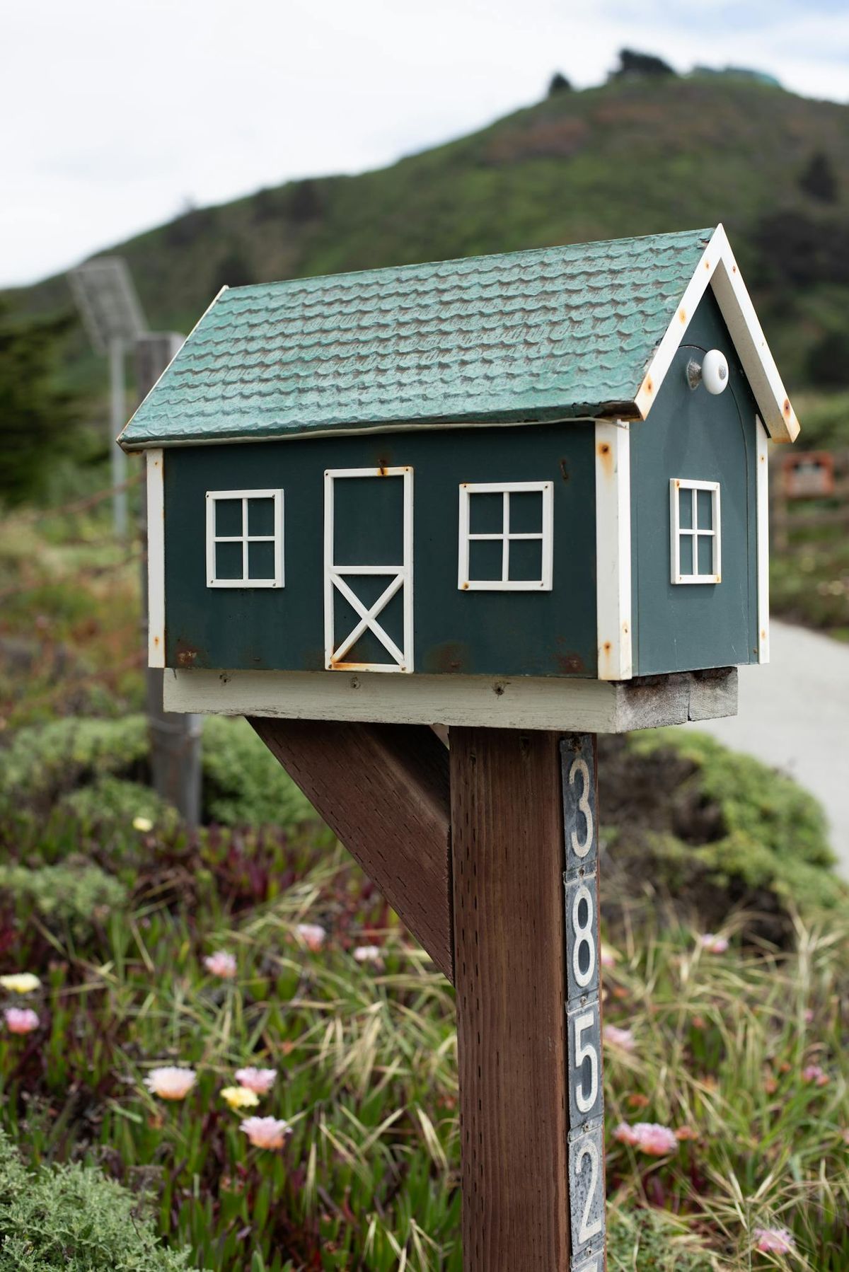 How a Stylish Mailbox Can Transform Your Home's First Impression