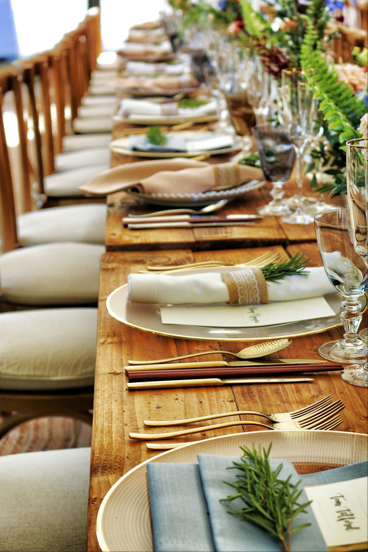 How to Plan a Memorable Family Dinner with Seniors