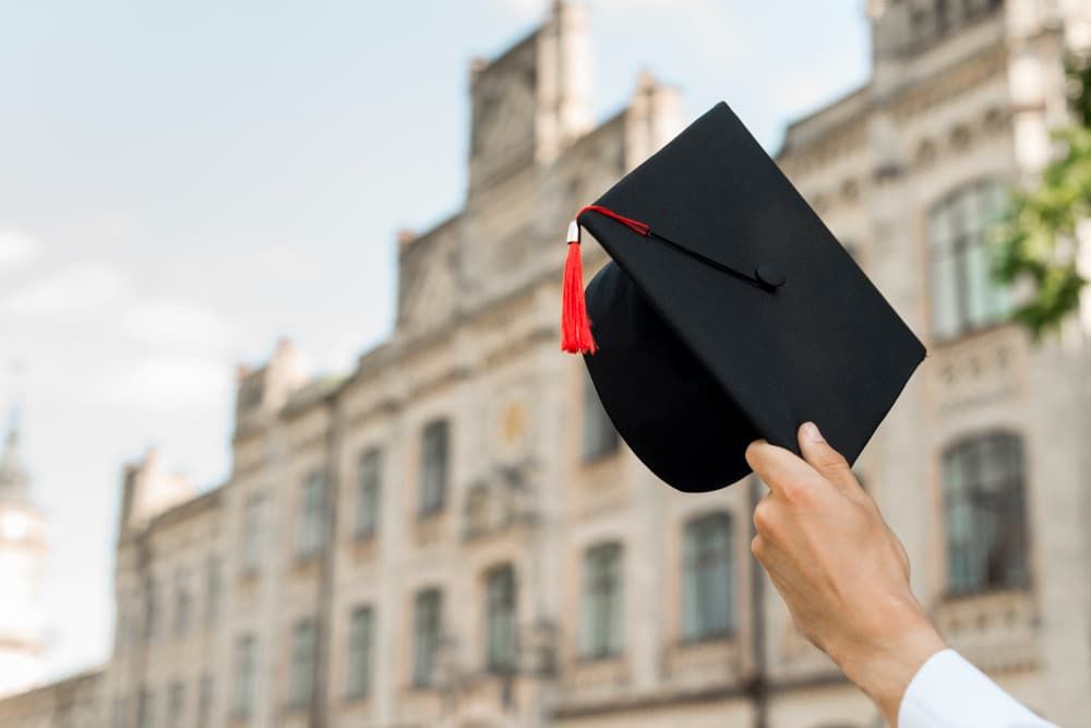 10 Compelling Reasons to Study Abroad