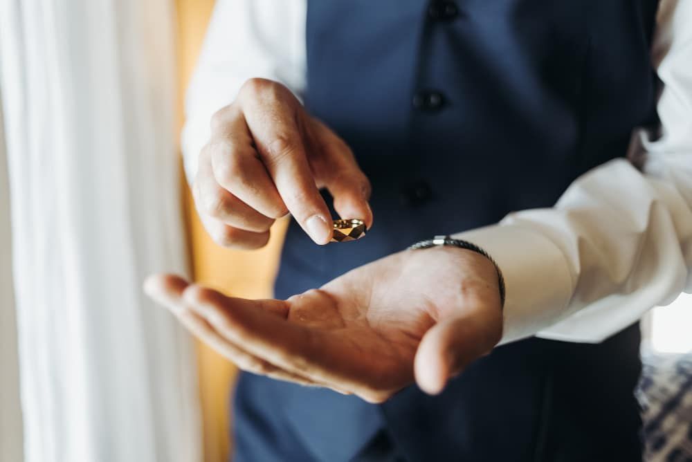 A Simple Guide to Wedding Rings for Women and Men